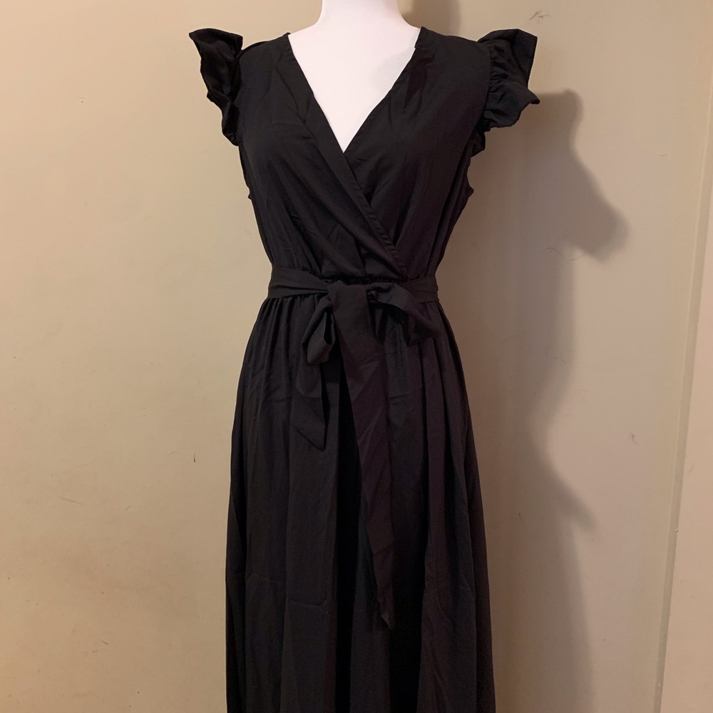 Gorgeous black maxi dress with ruffle sleeve